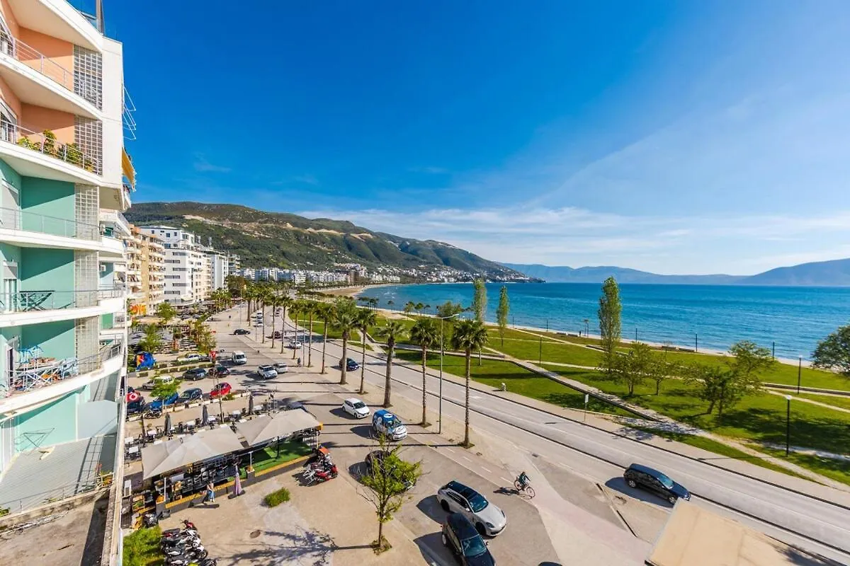 Beachfront Apartment - Near Beach & City Vlorë