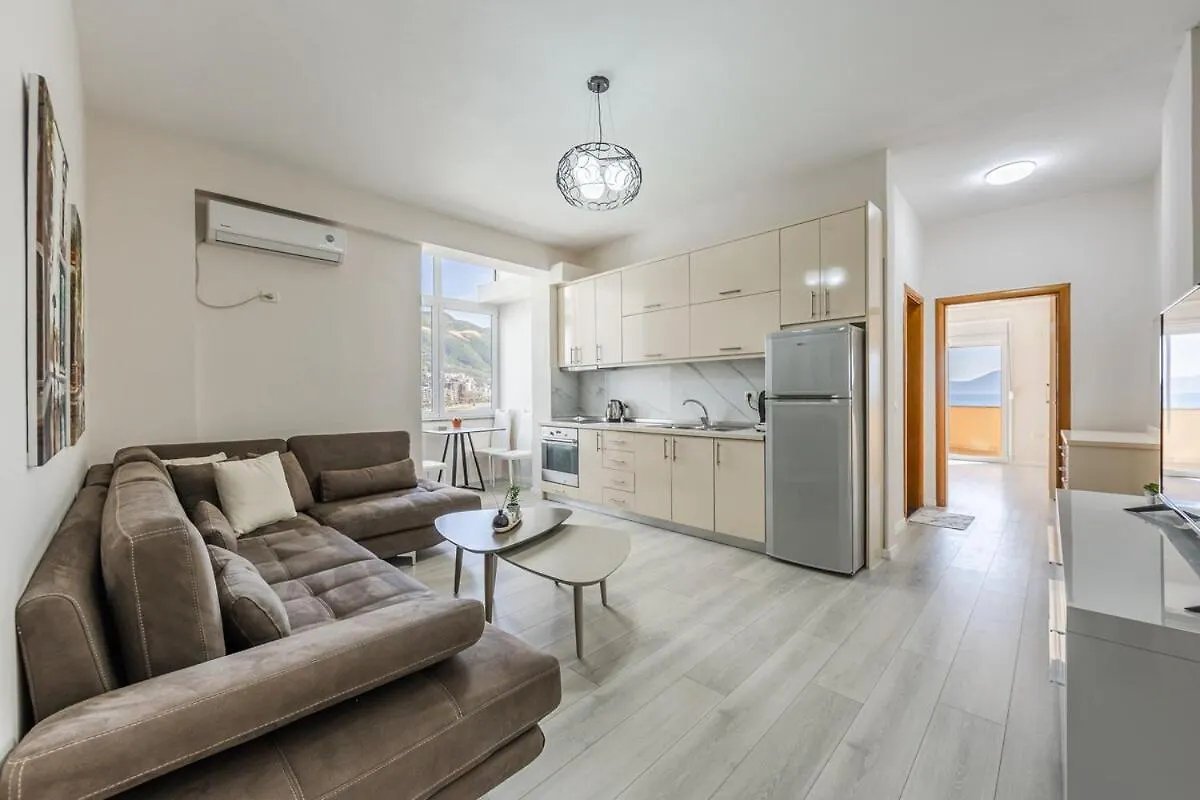 Beachfront Apartment - Near Beach & City Vlorë 0*,  阿尔巴尼亚