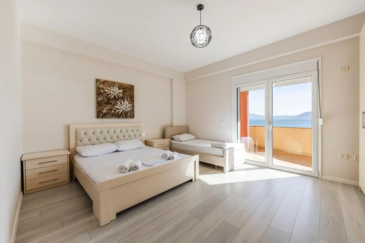 Beachfront Apartment - Near Beach & City Vlorë