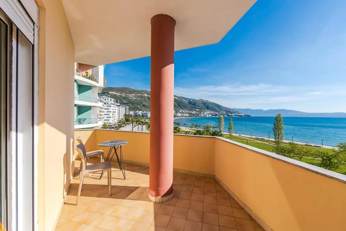 Beachfront Apartment - Near Beach & City Vlorë